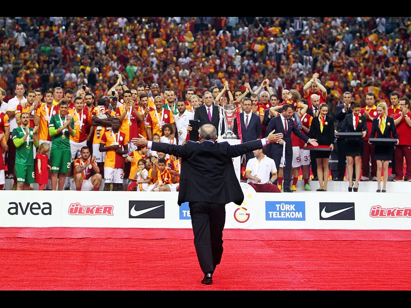 ﬁampiyon Galatasaray, S¸per Ligíin 34. haftas˝nda Trabzonspor ile Ali Sami Yen Spor Kompleksi T¸rk Telekom Arenaída kar˛˝ kar˛˝ya geldi. 18 May˝s 2013 / Mehmet Yaman